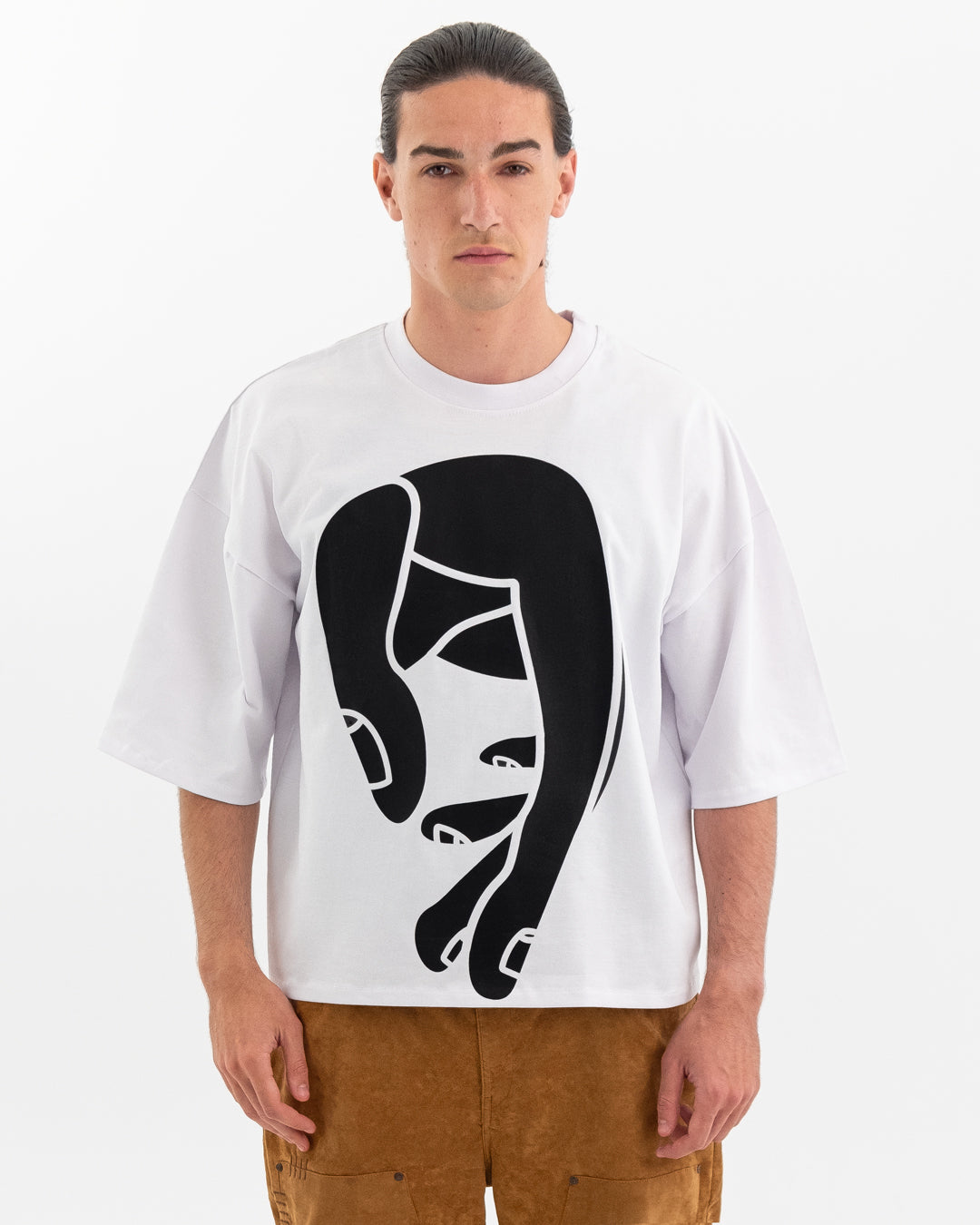 Kolshecan Tee – Hand in refletion