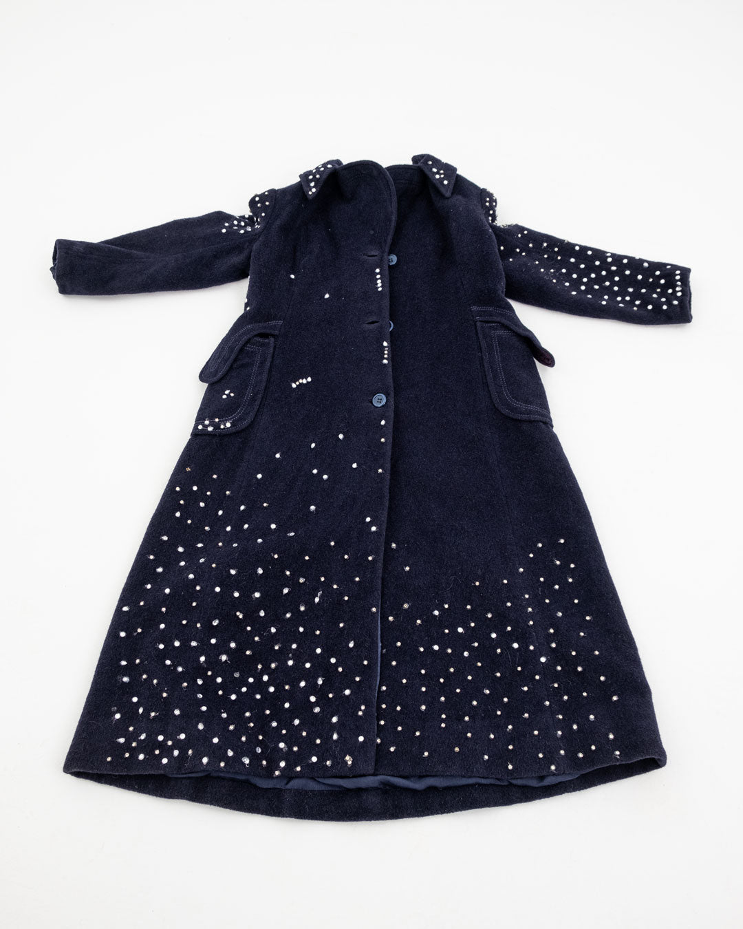 Hand-Embroidered Navy Velvet Coat with Pearls – Artistic Statement